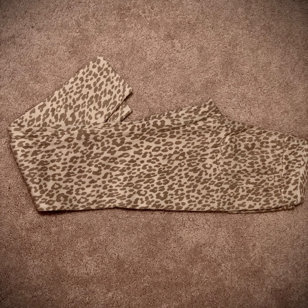 Hue Animal Print Leggings - Picture 3 of 4